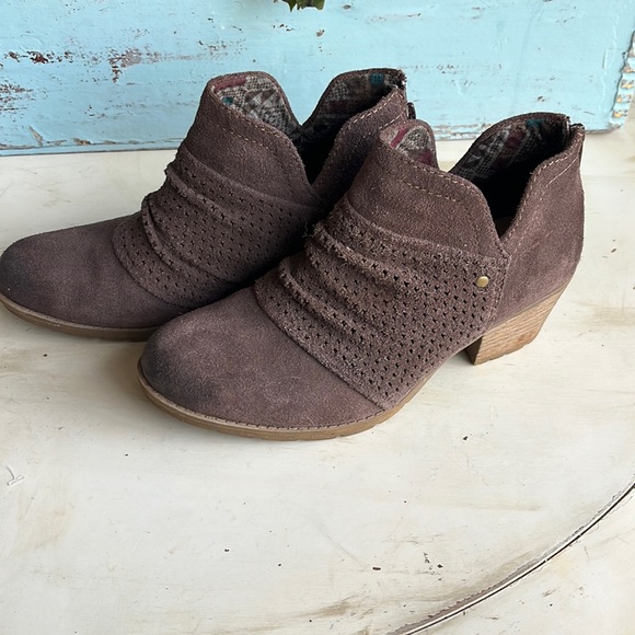 COPY - Earth Origins Brown Suede Leather Boots- size 7.5M - Picture 6 of 10